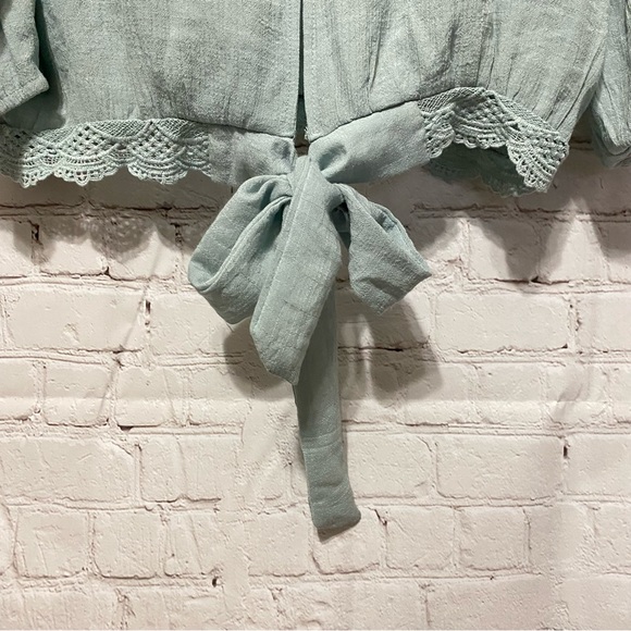 Sweet Wanderer Wmn Light Blue Long Sleeve Lace Ruffle Tie & Button Back Blouse L - Picture 5 of 9